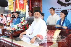 第十二届全国政协常委、中道协会长任法融道长