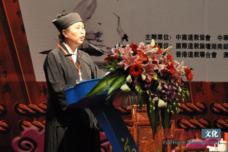 江南娱乐在线登录账号
协会副会长黄至安：清静是生命智慧与良师益友