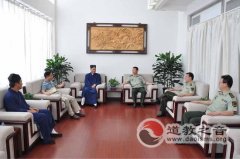 上海城隍庙建军节慰问武警消防官兵