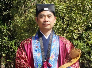 <b>“嗣汉天师”张道陵第六十五代裔孙张继禹道长</b>