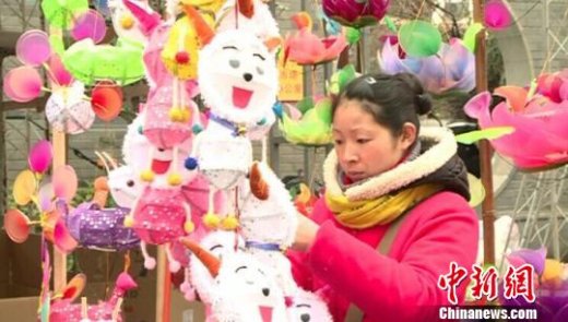 年初五南京夫子庙秦淮花灯：喜洋洋唱主角