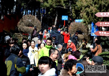 烟台毓璜顶庙会喜迎八方客 万人逛庙会
