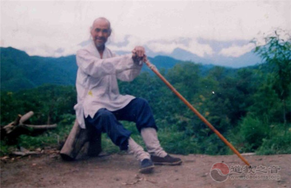 玄学大师杜惟宏道长