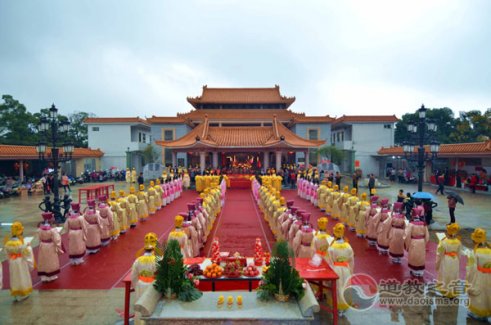 为了大爱的旋律飞翔——访原陆丰县文化馆副馆长卓荣光