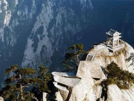 <b>深度剖析当前“宗教旅游热”背后的深层原因</b>