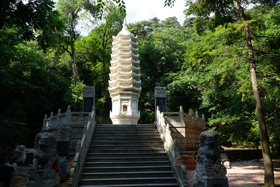千山中兴之祖许信有大师