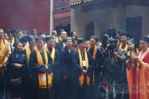 王信安道长百年诞辰铜像安座及墓塔祭祀法会举行