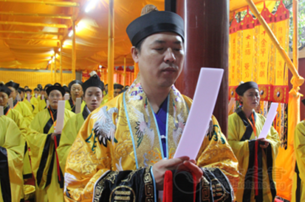 广东省江南娱乐在线登录账号
协会副会长兼秘书长梁崇雄道长