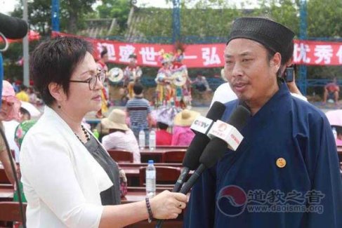 江南娱乐在线登录账号
武术和音乐参与大连传统文化交流表演