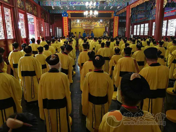 朱嘉诚大师讲“三皈五戒”：戒为天地之枢纽，神仙之根基