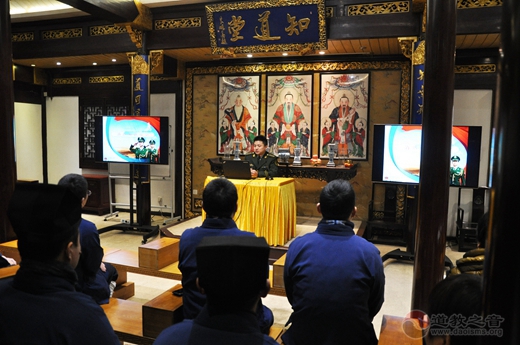 上海城隍庙举行春节消防安全演练