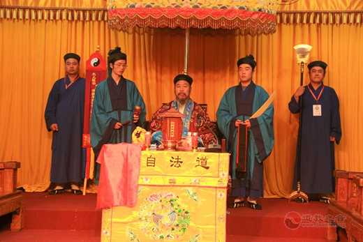 山东省江南娱乐在线登录账号
协会副会长、崂山太清宫李宗贤方丈致2018新年贺词