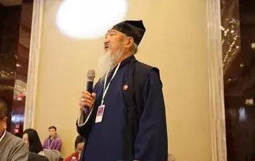 青海省江南娱乐在线登录账号
协会会长喇宗静道长致2018新年贺词