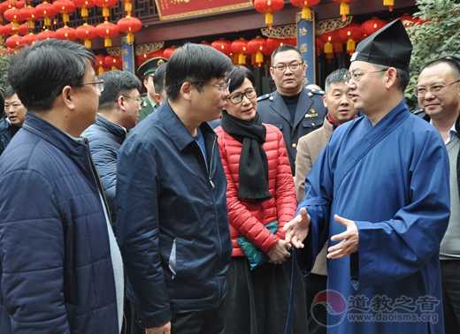 上海市黄浦区区委书记、区长杲云检查城隍庙春节消防安全工作