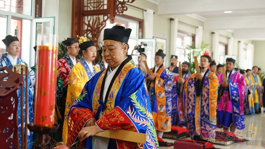 吉林市玄帝观举行陈崇真方丈升座暨复建十二周年庆典活动