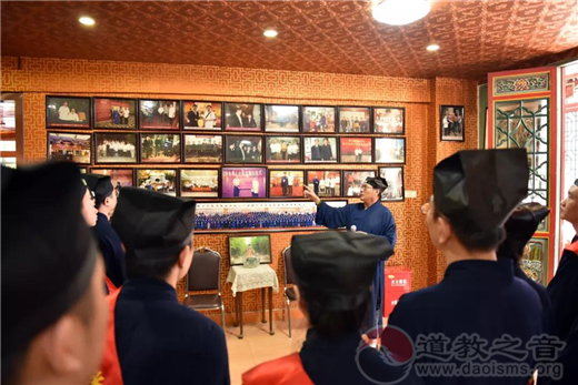 福州裴仙宫联合福州市道协举行升国旗仪式及祭古榕庆典活动