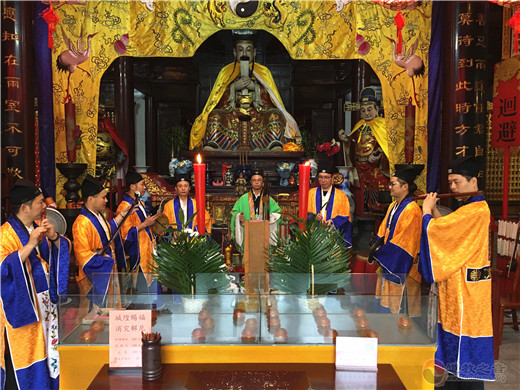 苏州城隍庙举行纪念抗日战争暨世界反法西斯战争胜利74周年祈福法会
