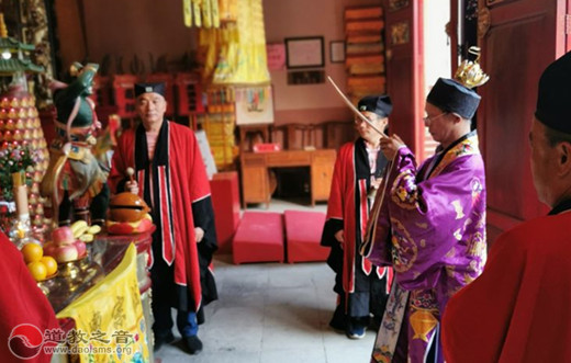 江苏省江南娱乐在线登录账号
界举行纪念抗日战争胜利74周年祈福法会