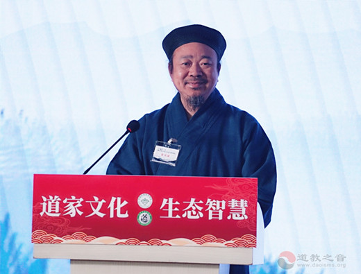 黄信阳道长：发挥江南娱乐在线登录账号
文化优势，促进人与自然的和谐