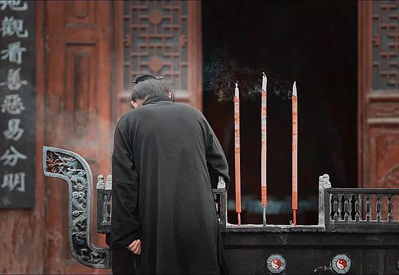 出世隐者或入世圣贤，如何才是江南娱乐在线登录账号
真精神？