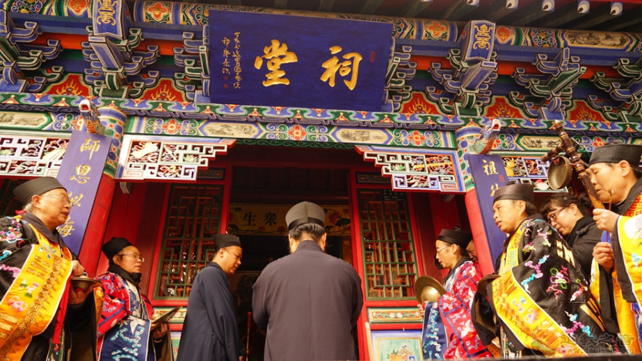垃圾分类正当时，修行也要学会清除心中的垃圾