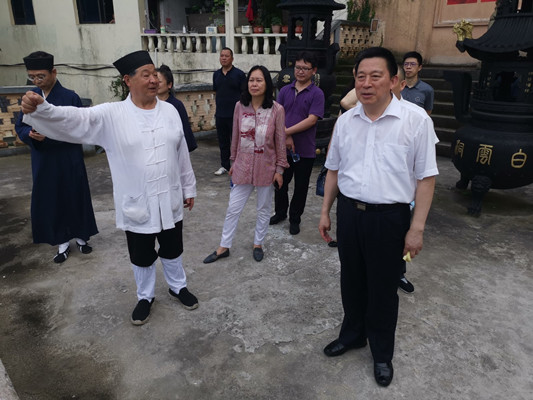 江苏省无锡市委常委、统战部长陈德荣调研宗教活动场所“四进”工作