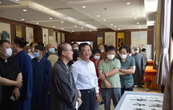 山东省威海市加强“三个引领”深入开展爱党爱国爱社会主义主题教育活动