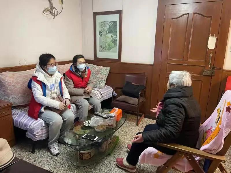 上海黄浦区邑庙慈爱为老社虎年新春“慈爱行”祝福送上门